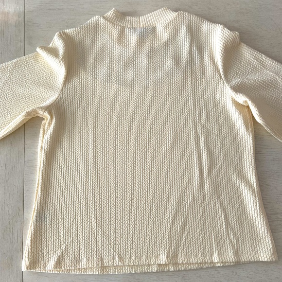 RW&CO long sleeve top with soft lace trim. New without tags. - Picture 2 of 4